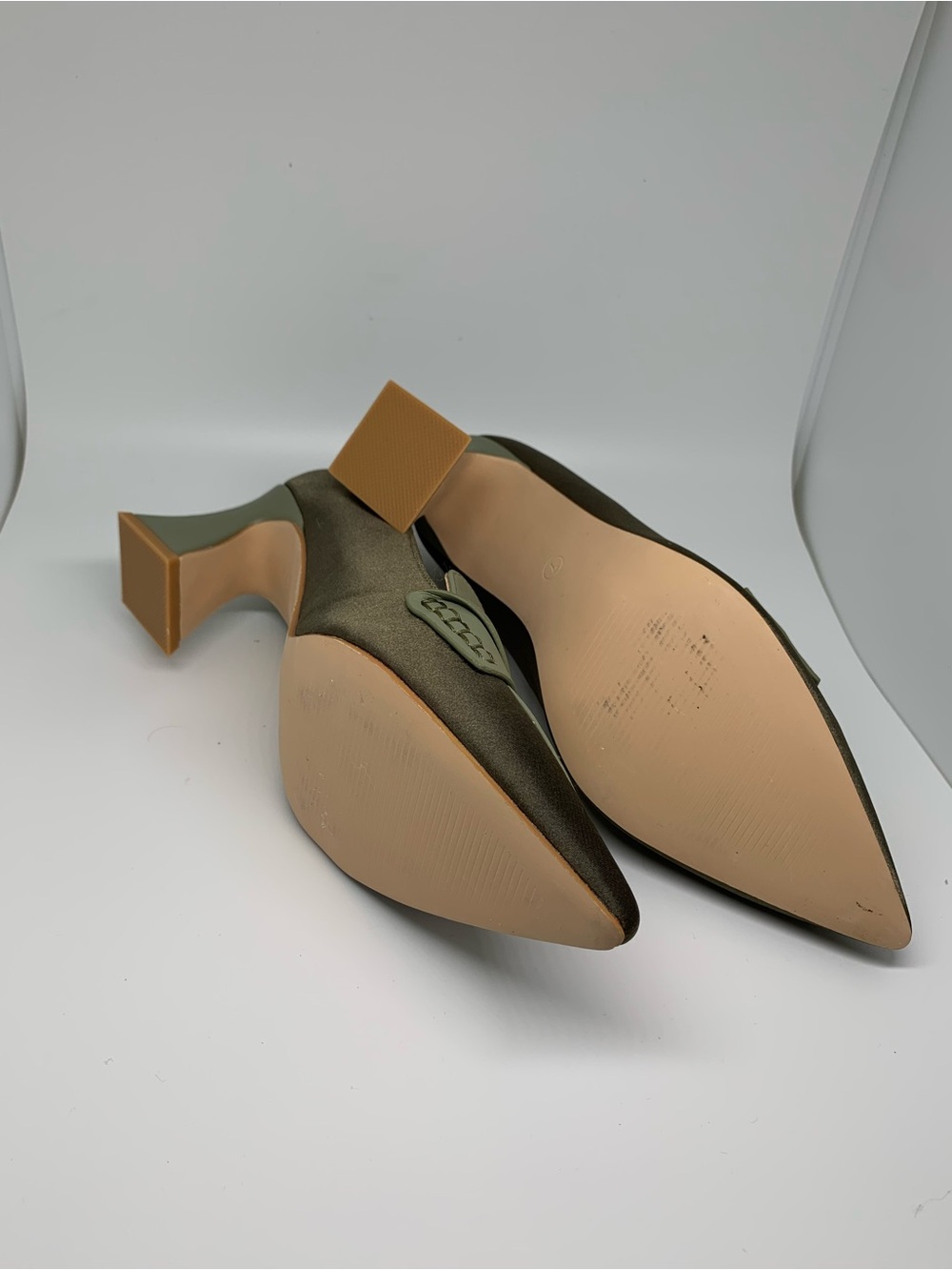 Classic Pointed-Toe Green Leather Block Heel Pumps - Picture 6 of 6